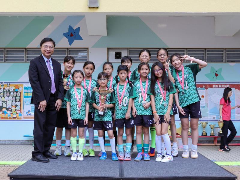 西貢區小學校際五人足球比賽女子組傑出運動員+足動全城女子七人賽 (小學組) 盃賽亞軍