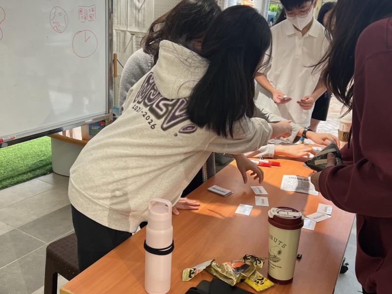 English Week: Celebrating Pop Culture Through Language