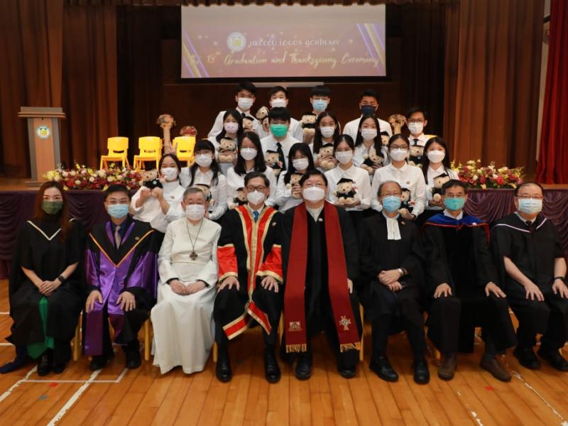 20220625_graduating_class_photos_10
