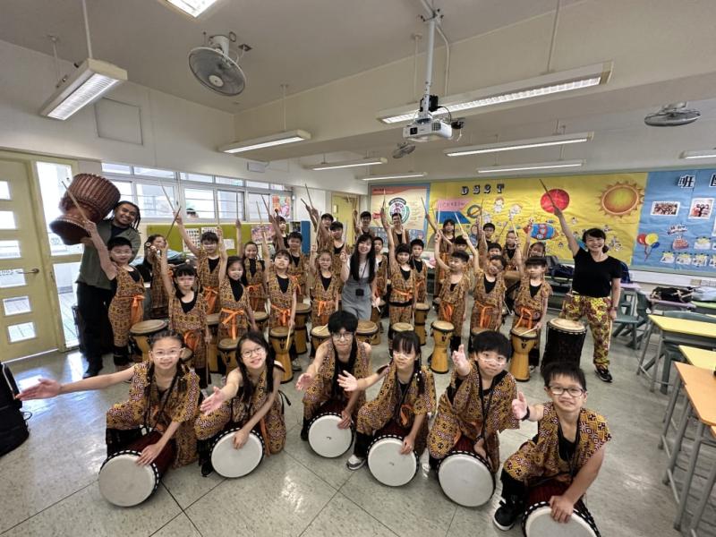 The 20th Anniversary Thanksgiving Service and Carnival02