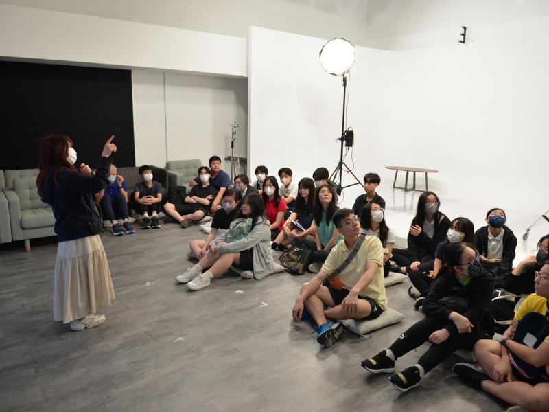 QEF-Sponsored Civic Education Activity: Visit to Sing Tao Daily