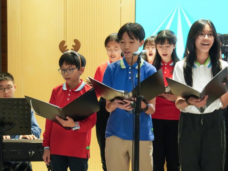 Hysan Place Choir Performance