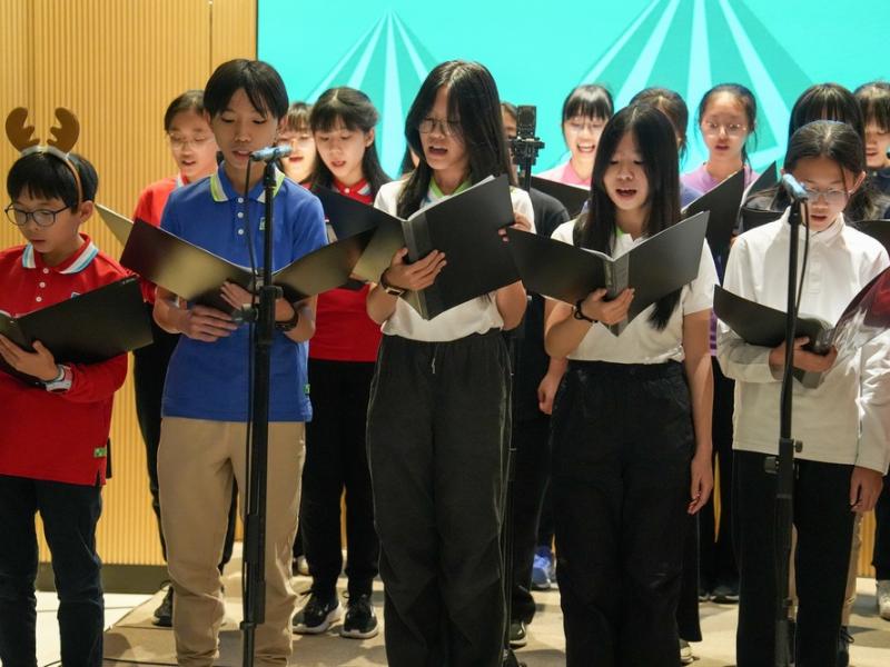 Hysan Place Choir Performance