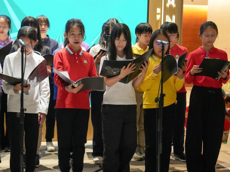 Hysan Place Choir Performance
