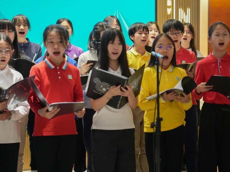 Hysan Place Choir Performance