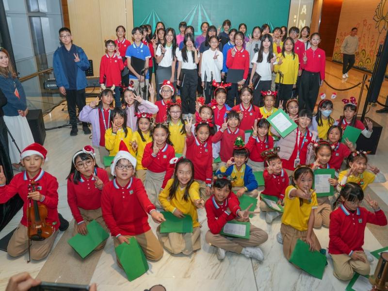 Hysan Place Choir Performance